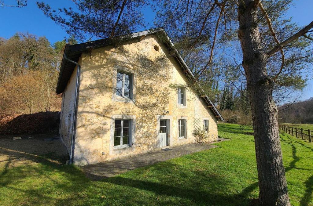 Orval House | Lovely holiday home in Orval with garden