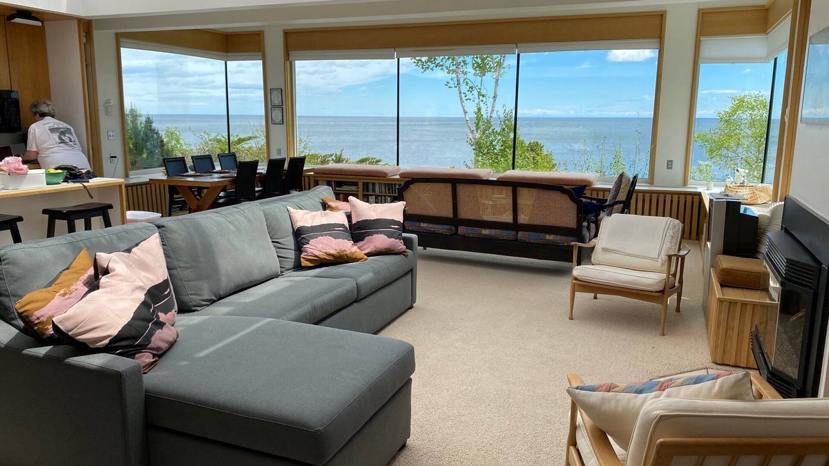 Lutsen House | Lovely Home-180 Views on Lake Superior-3 miles to Ski Hill-on Bike Path-no kids