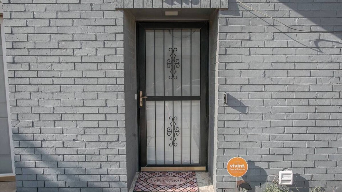 Oklahoma City House | Lovely Home 2-bedroom house in Oklahoma City with WiFi and AC