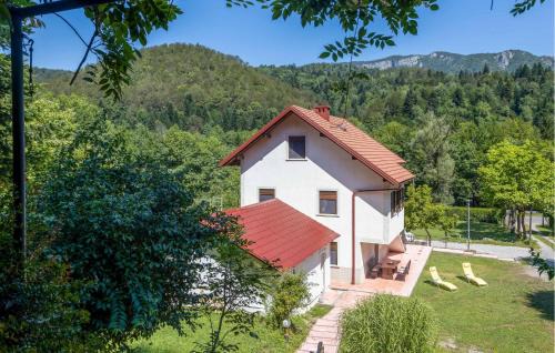 Delnice House | Lovely Home In Brod Na Kupi With Kitchen