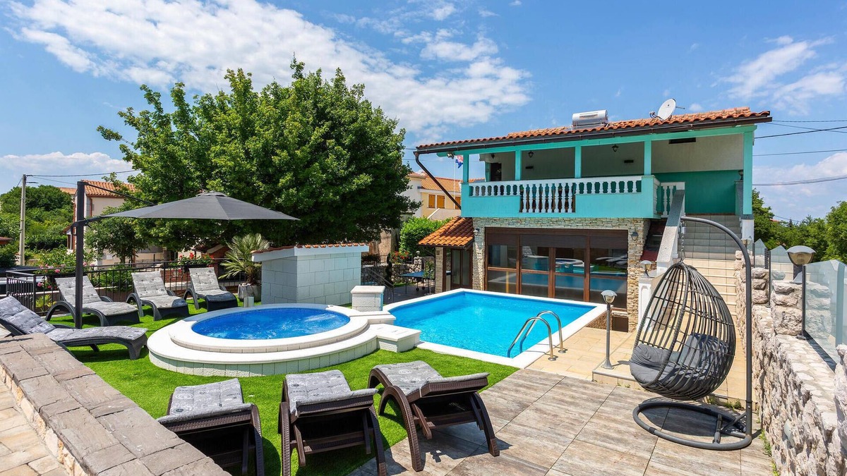 Gabonjin House | Lovely home in Gabonjin with kitchen