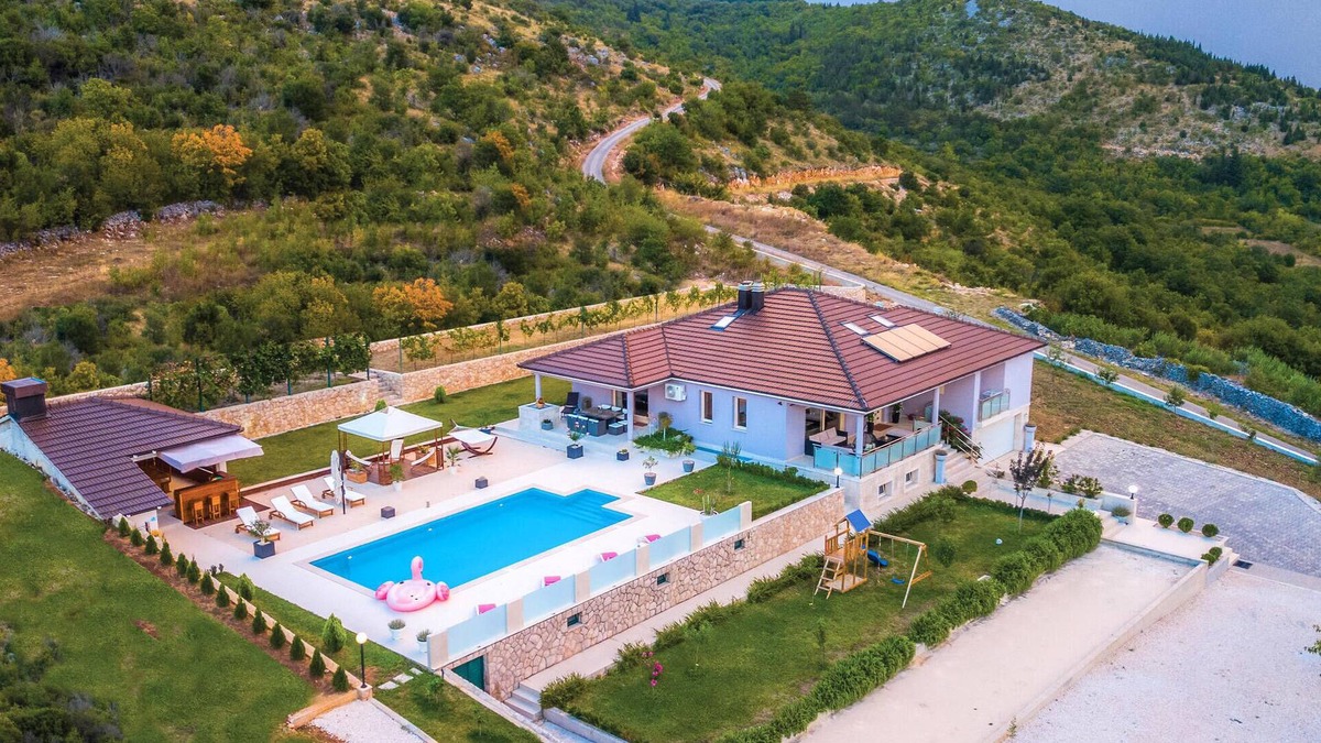 Prolozac House | Lovely home in Glavina Donja with WiFi