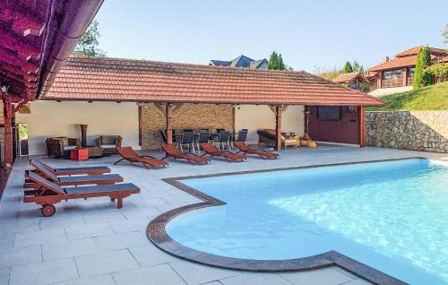 Veliki Grđevac House | Lovely Home In Gornja Kovacica