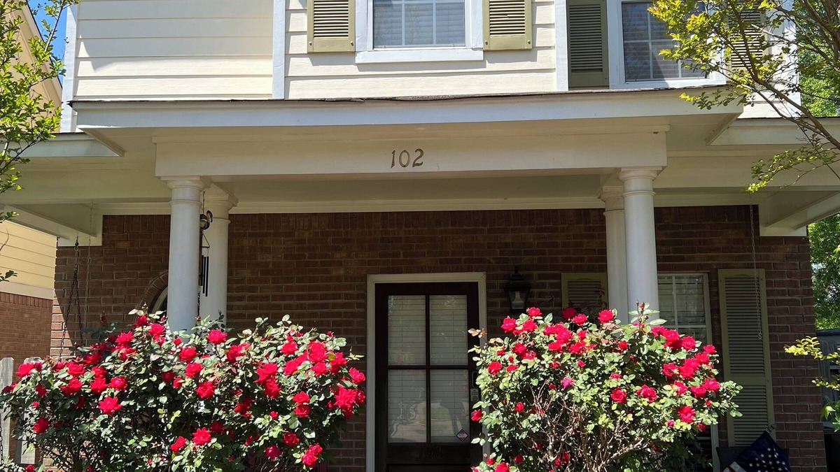 Oxford House | Lovely home in good location just few minutes to OleMiss and downtown.