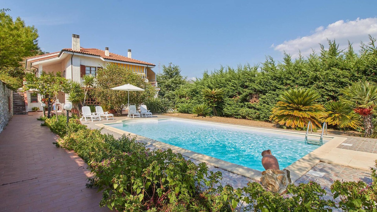 Torrazza House | Lovely home in Imperia -IM-