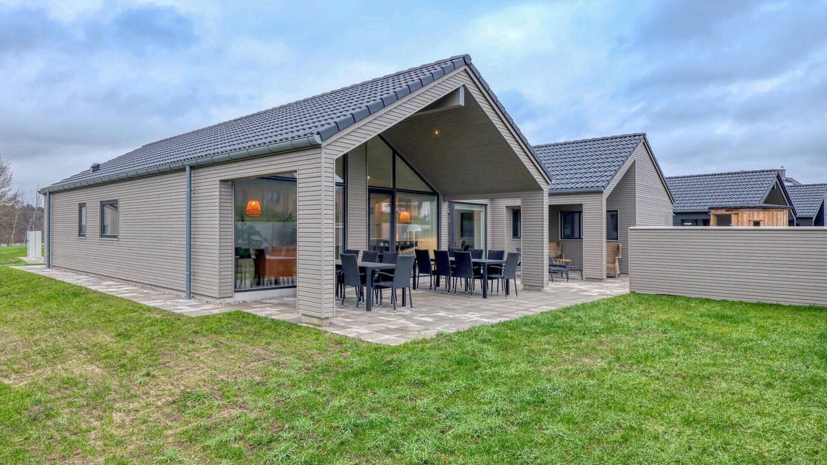 Jesendorf House | Lovely home in Jesendorf with sauna