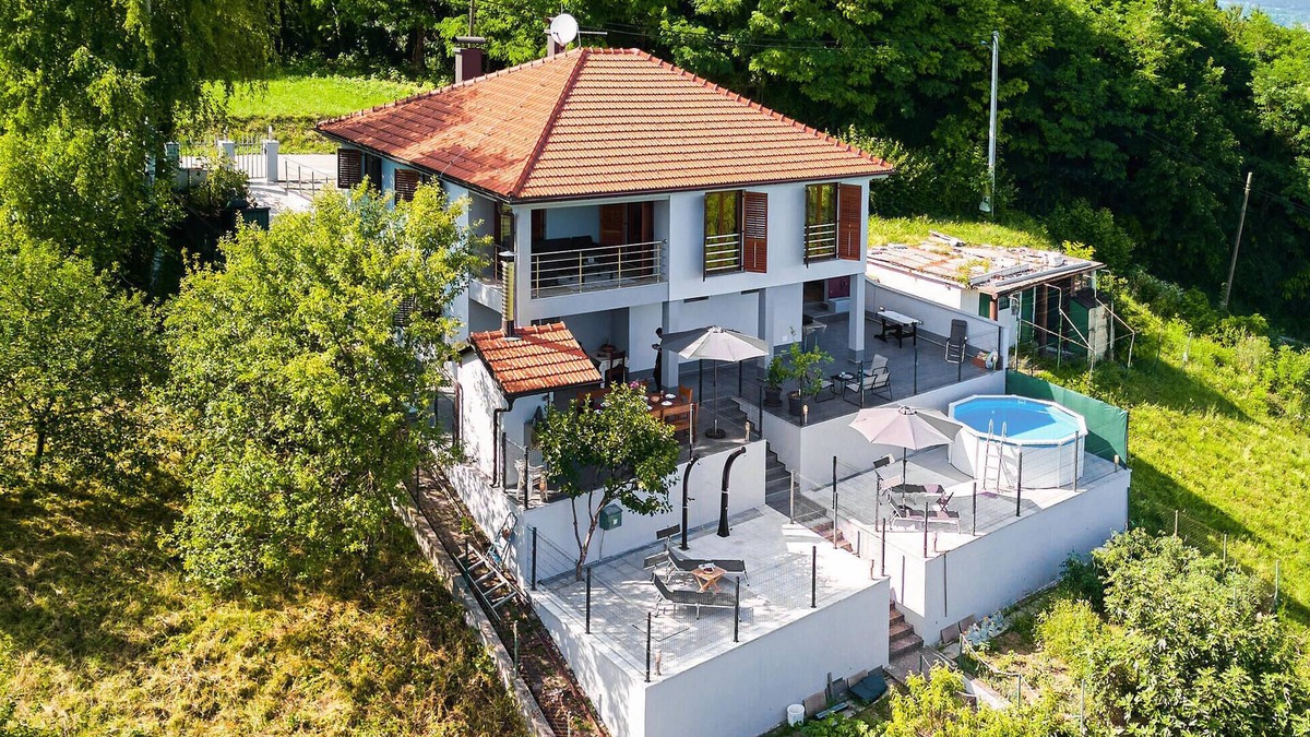 Samobor House | Lovely home in Kladje with kitchen