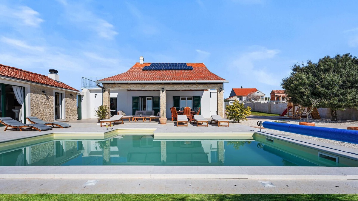 Velim House | Lovely home in Krkovic