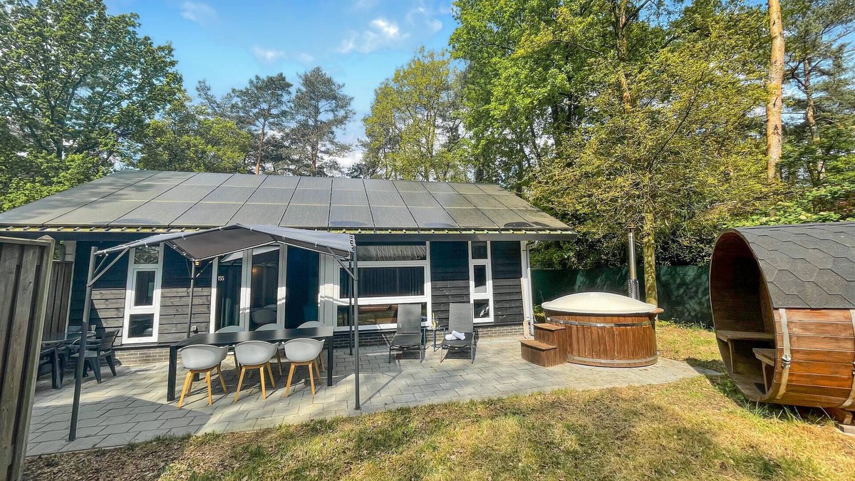 Langstraat House | Lovely home in Meijel with WiFi