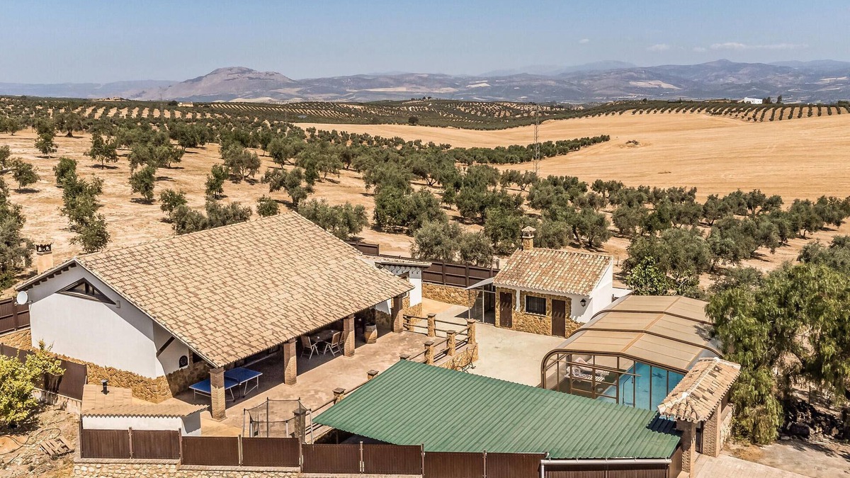 Salar House | Lovely home in Salar with kitchen