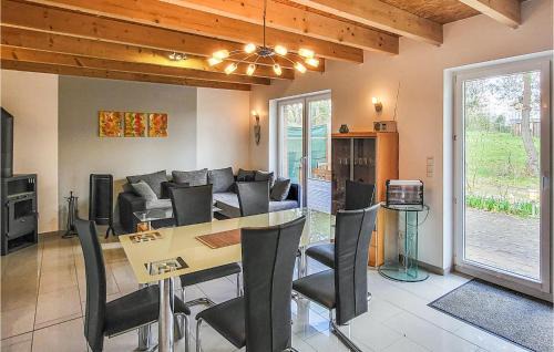 Muritz House | Lovely Home In Wittstock With Kitchen