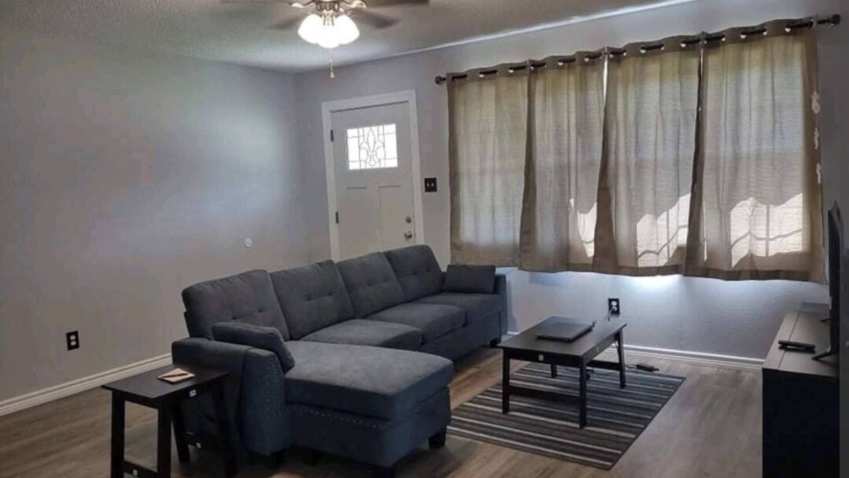 New Llano House | Lovely Home/Minutes from Fort Polk/Wifi/Pet Friendly