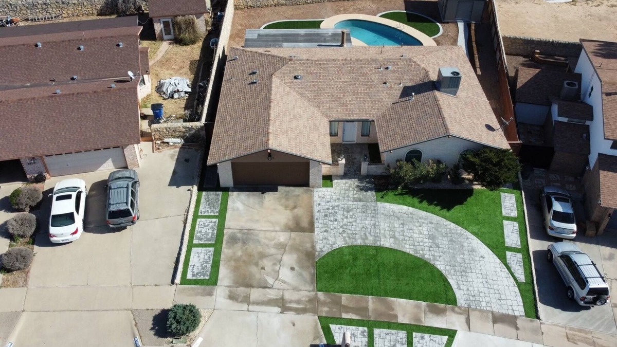 Biggs Field House | Lovely House with pool (Pet friendly)