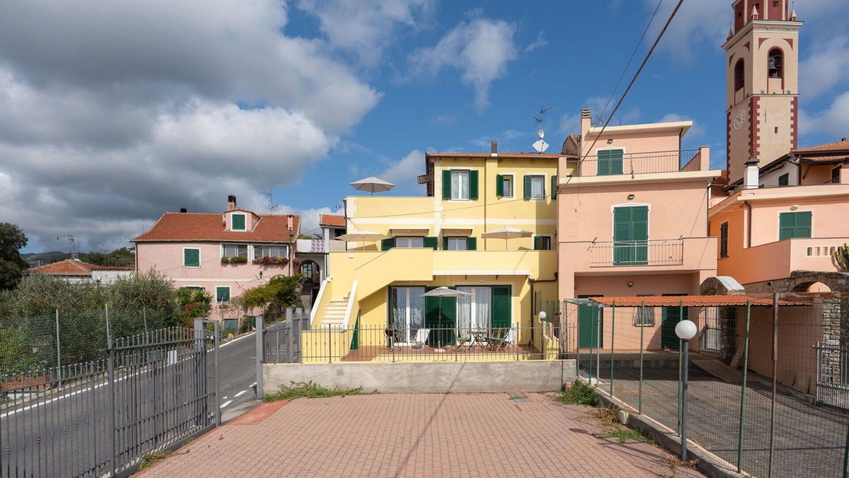 Chiappa Apartment | Lovely apartment for 5 guests with WIFI, TV, balcony and pets allowed