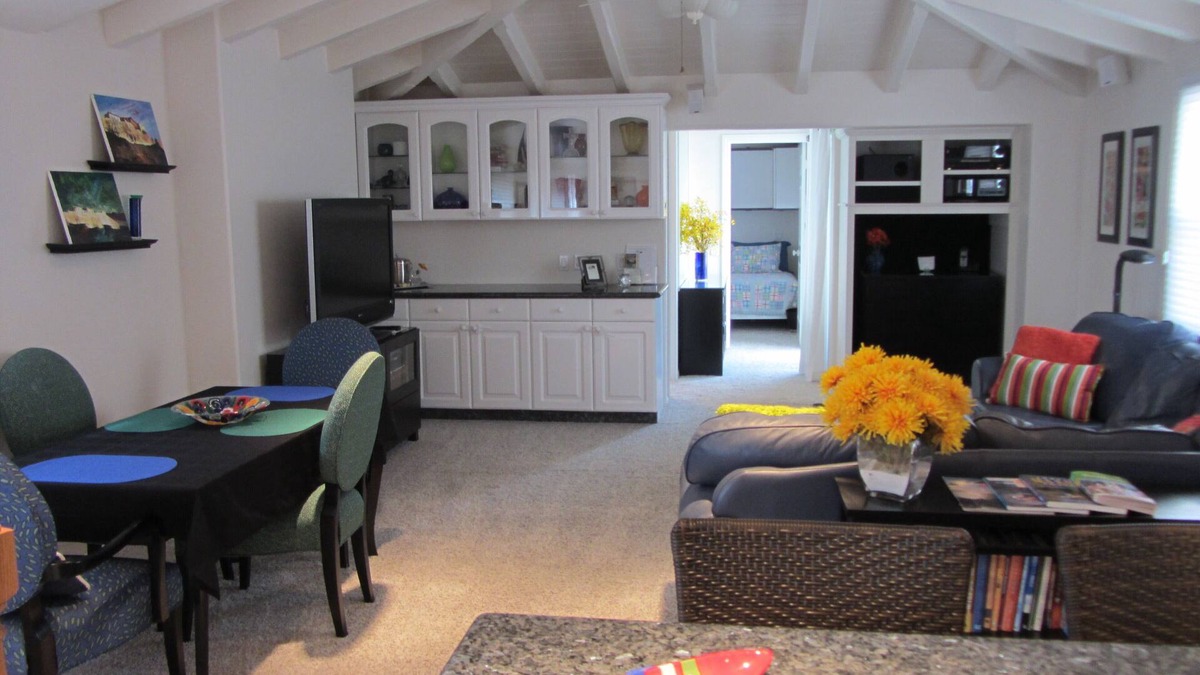 La Jolla Shores Condo | Lovely La Jolla Shores Getaway - Easy Walk to Beach!
