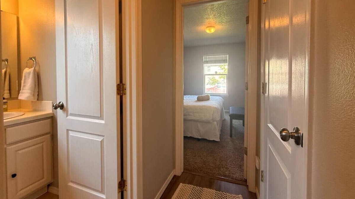 Caldwell Apartment | Lovely Linda`s- home away from home in Caldwell