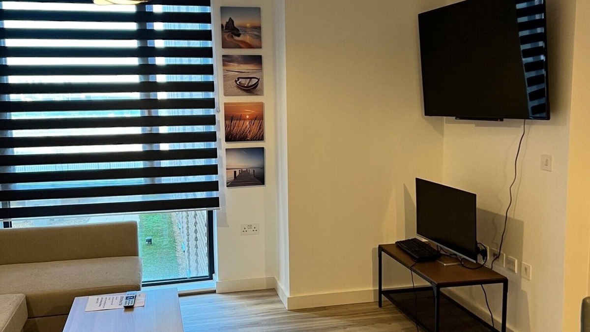 Luton Apartment | Lovely Luxury Apartment With Free Parking