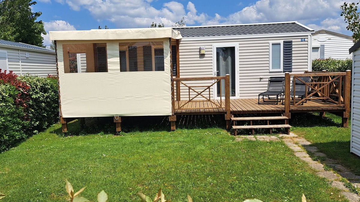 Chateau-d'Olonne House | Lovely mobile home in a 4-star residential estate in Les Sables D'Olonne