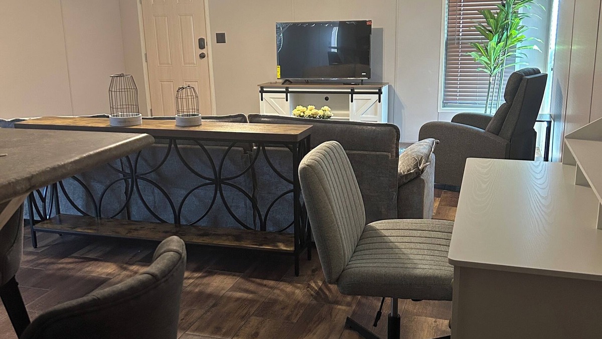 Brownsville House | Lovely mobile home with AC in Brownsville