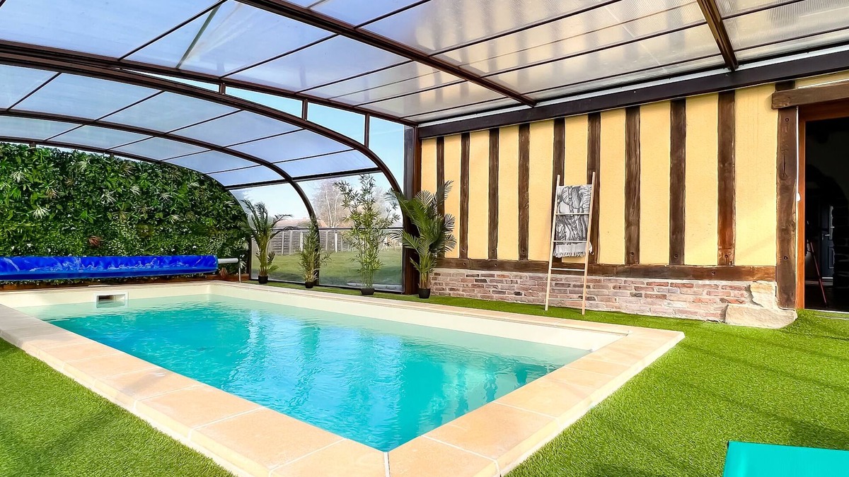 Roman House | Lovely Normandy House with covered & heated swimming pool near Verneuil sur Avre