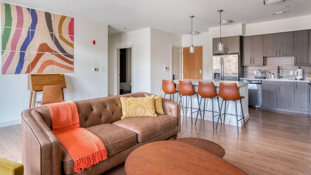 Waltham Apartment | Lovely Pet-Friendly 2BR in Waltham