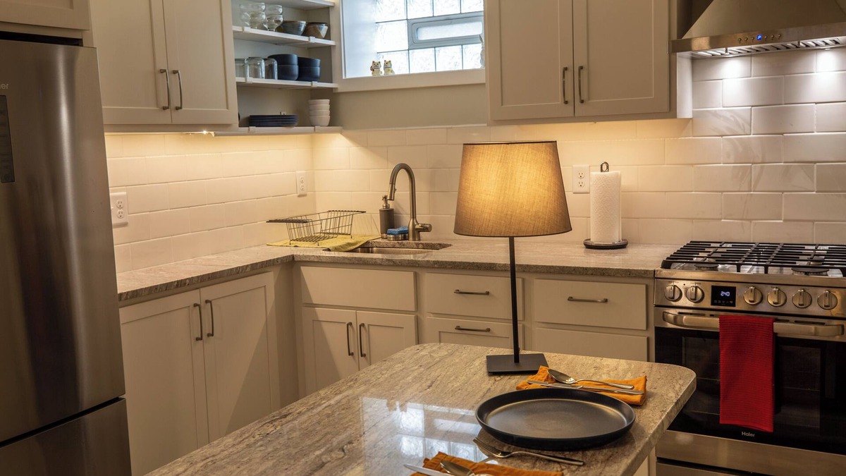 East Harriet Apartment | Lovely quiet garden apartment