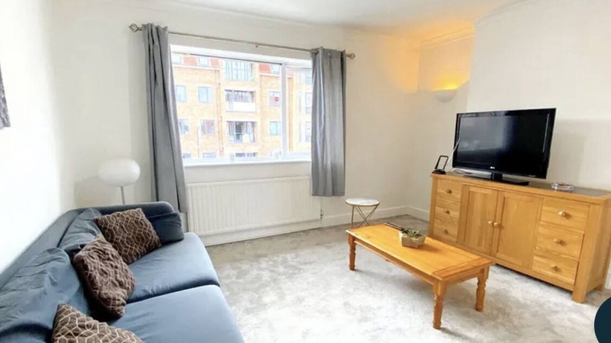 Garston Apartment | Lovely refurbished 4 bed property, with outside terrace