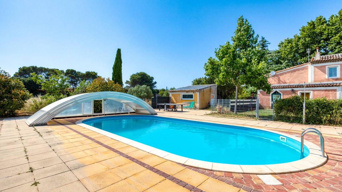 Aspiran Apartment | Lovely Riverside Studio with shared pool and private terrace