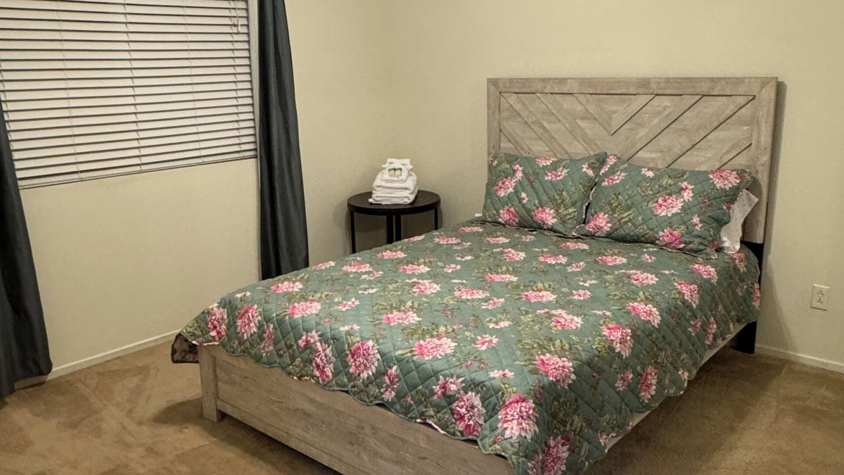 Hesperia House | Lovely Room in Hesperia Close to Highway 3