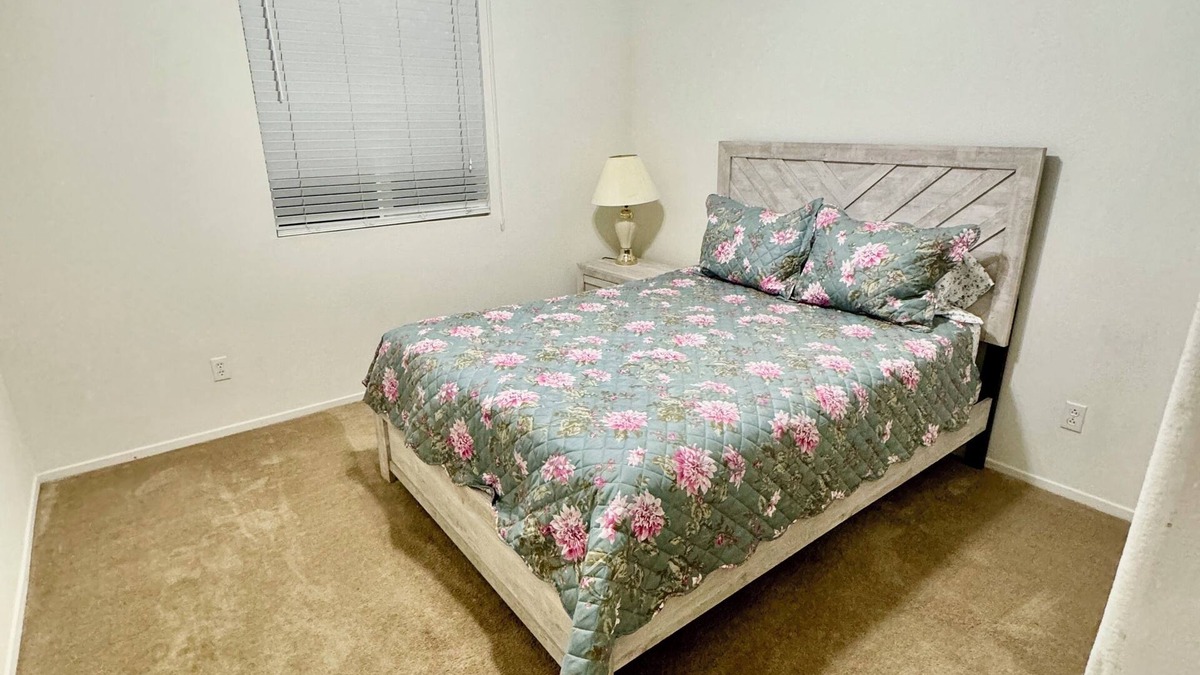 Hesperia House | Lovely Room in Hesperia Close to Highway 1