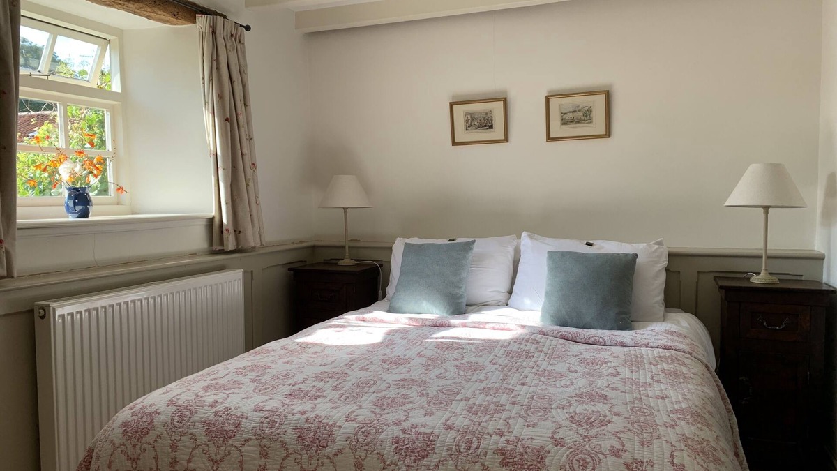 Ampleforth Bed & Breakfast | Lovely self-contained hillside village Annexe, dog friendly.