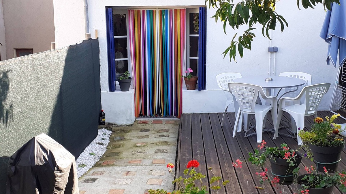 L'Isle-Jourdain House | Lovely self contained three bedroom house with private garden.