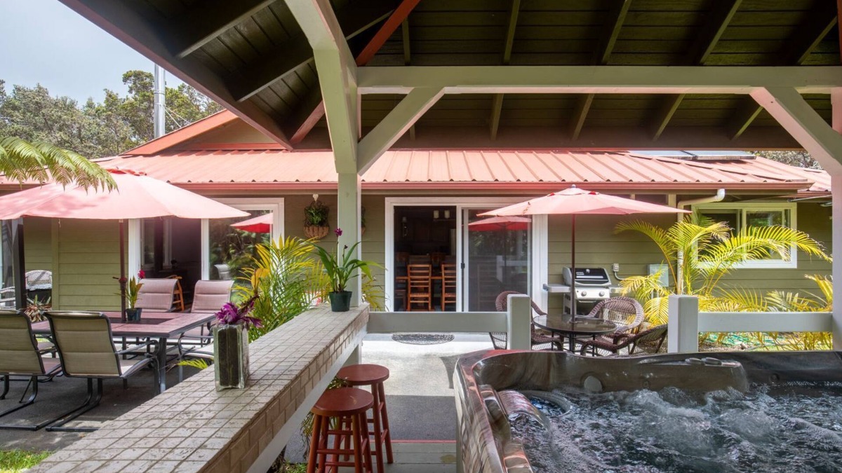 Volcano House | Lovely, Spacious Villa with HotTub, Outdoor Dining, Fire Pit