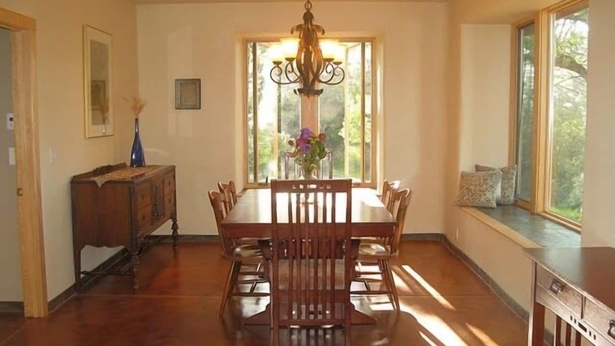 Midpines House | Lovely Straw Bale Home with Views of the Yosemite High Sierra!