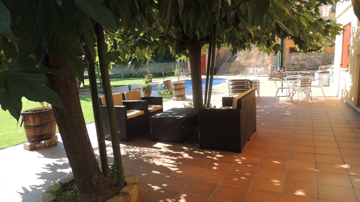 Begur Apartment | Lovely studio in a villa with pool.