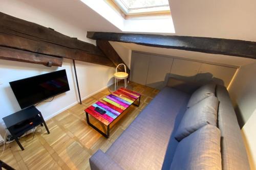 Gorge de Loup Apartment | Lovely studio in the 9th arrondissement near the quays