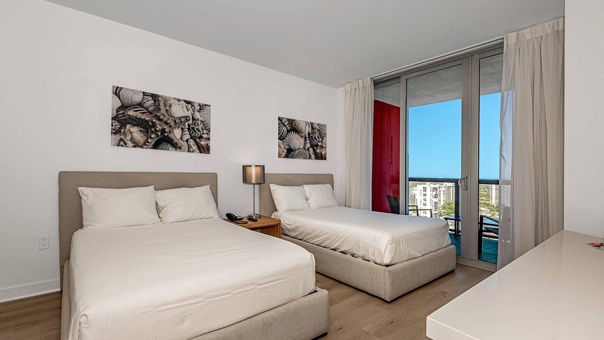 Hallandale Beach Apartment | Lovely Studio with Amazing Views