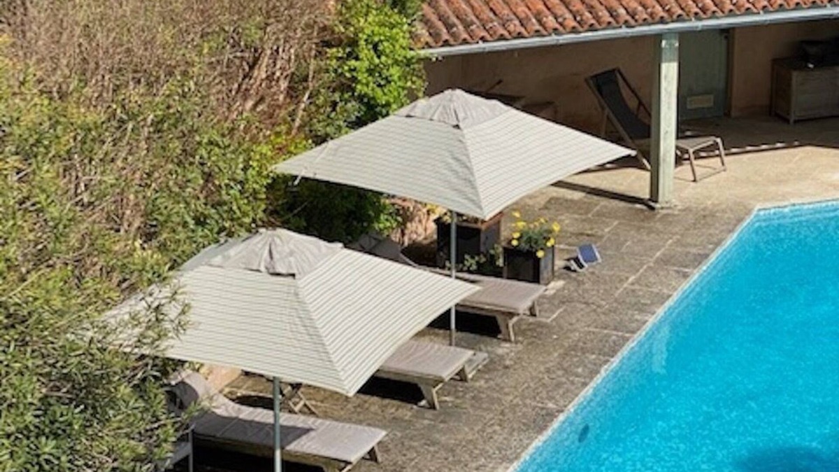 Pontaillac Apartment | Lovely suite in a private estate in Pontaillac/Royan