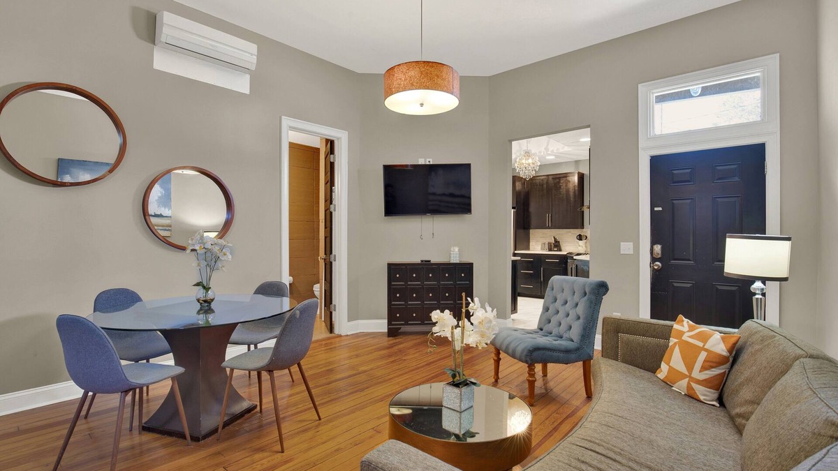Metropolitan Apartment | Lovely Thomas Square Condo with Shared Porch