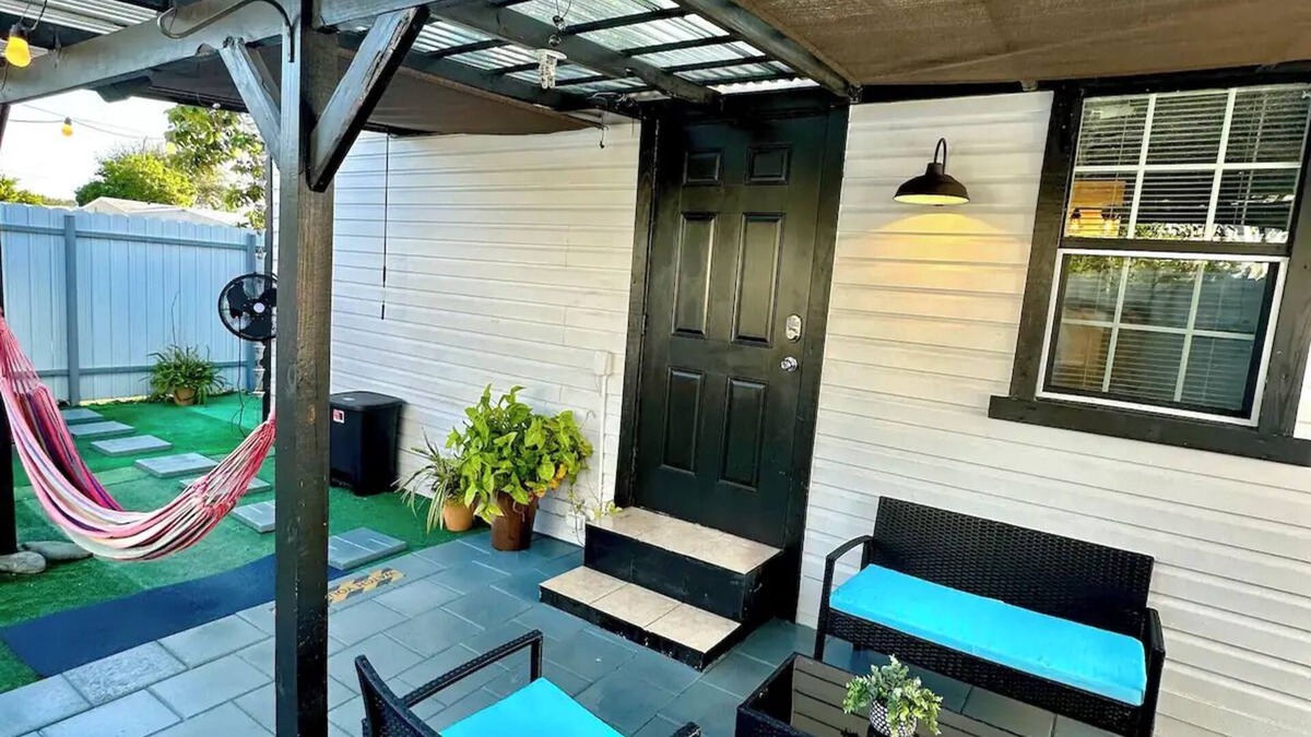 Westgate Apartment | Lovely tiny house with AC in West Palm Beach