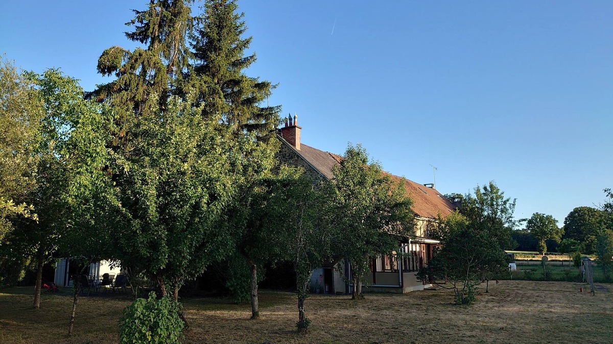La Chatre-Langlin Cottage | Lovely traditional Berrichonne cottage close to Saint Benoit Du Sault