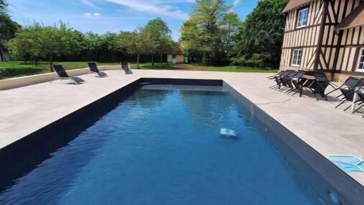 La Barre-en-Ouche House | Lovely Traditional Manor new 2025 Pool (Group Up to 26x)