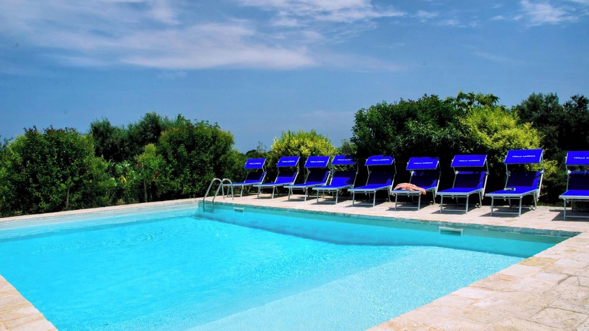 Locorotondo Villa | Lovely trullo country house, large fenced pool, WiFi, aircon in some rooms.