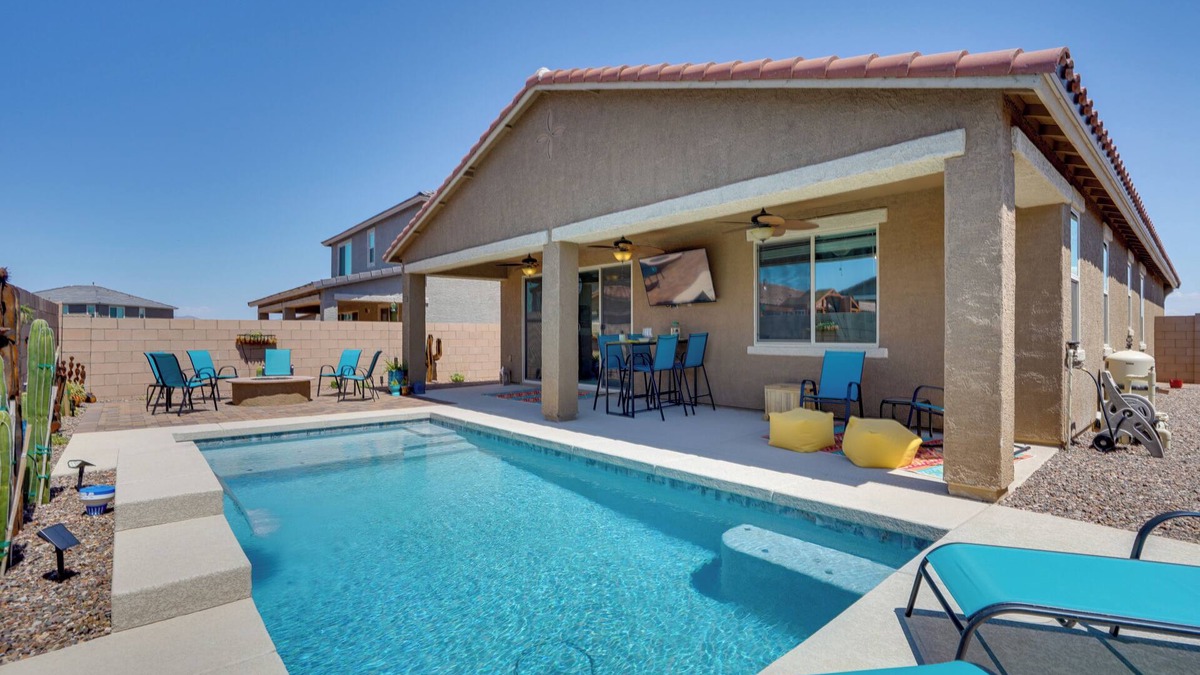 Tucson House | Lovely Tucson Home w/Private Pool & Fire Pit!