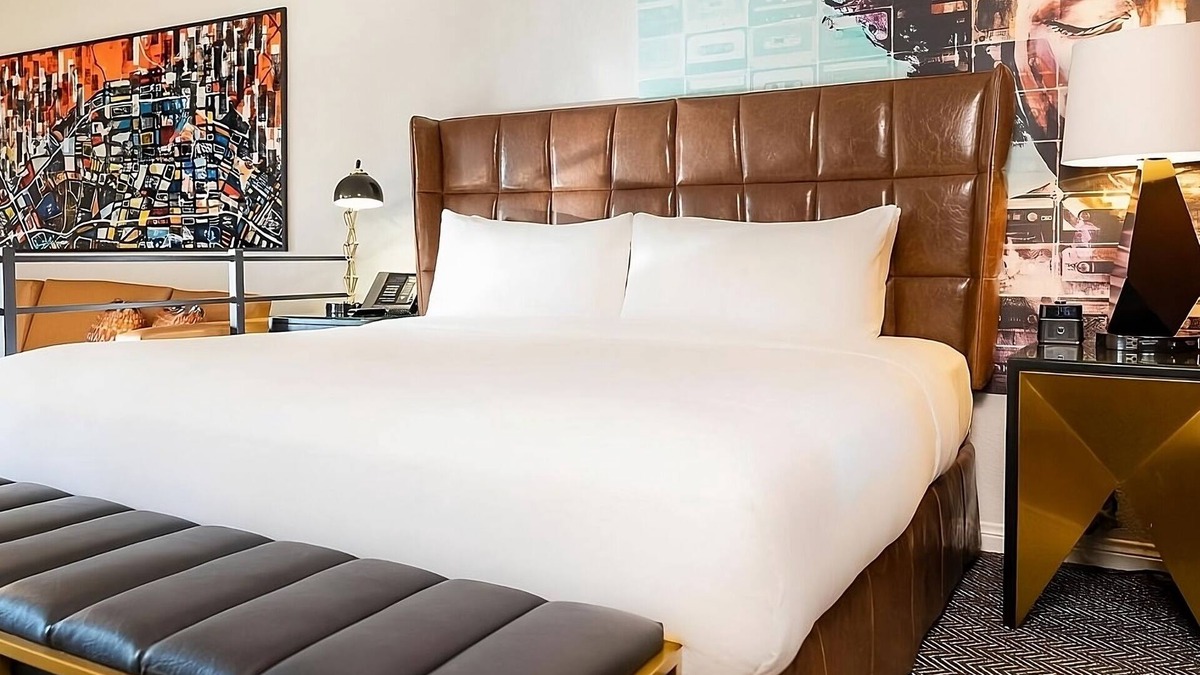 Norma Triangle Hotel | Lovely Unit, Pet-Friendly! Discover Pizza Dough Pizzeria & Bar!