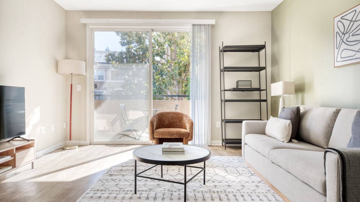 Contra Costa Centre Apartment | Lovely Walnut Creek 2BR w/Pool, Gym & W/D, close to BART, by Blueground