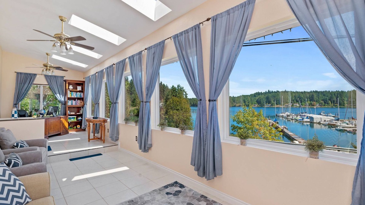Longbranch House | Lovely Water View at The Chowder House on Filucy Bay