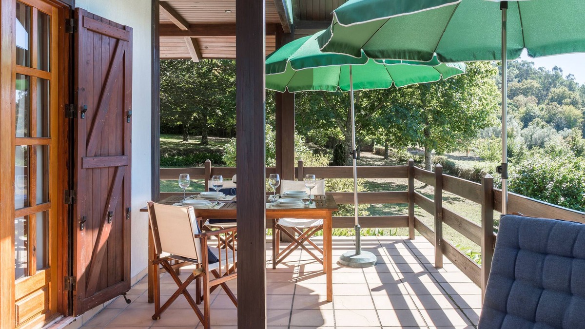 Pico Ski Chalet | Lovely wooden house with 5 acres of outdoors, located in a small rural village