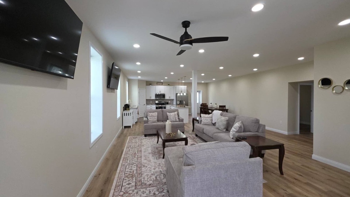 Bowling Green House | Loving Union Stay at Sunnyside Spacious 5-bedroom house Bowling Green-Sleeps 11