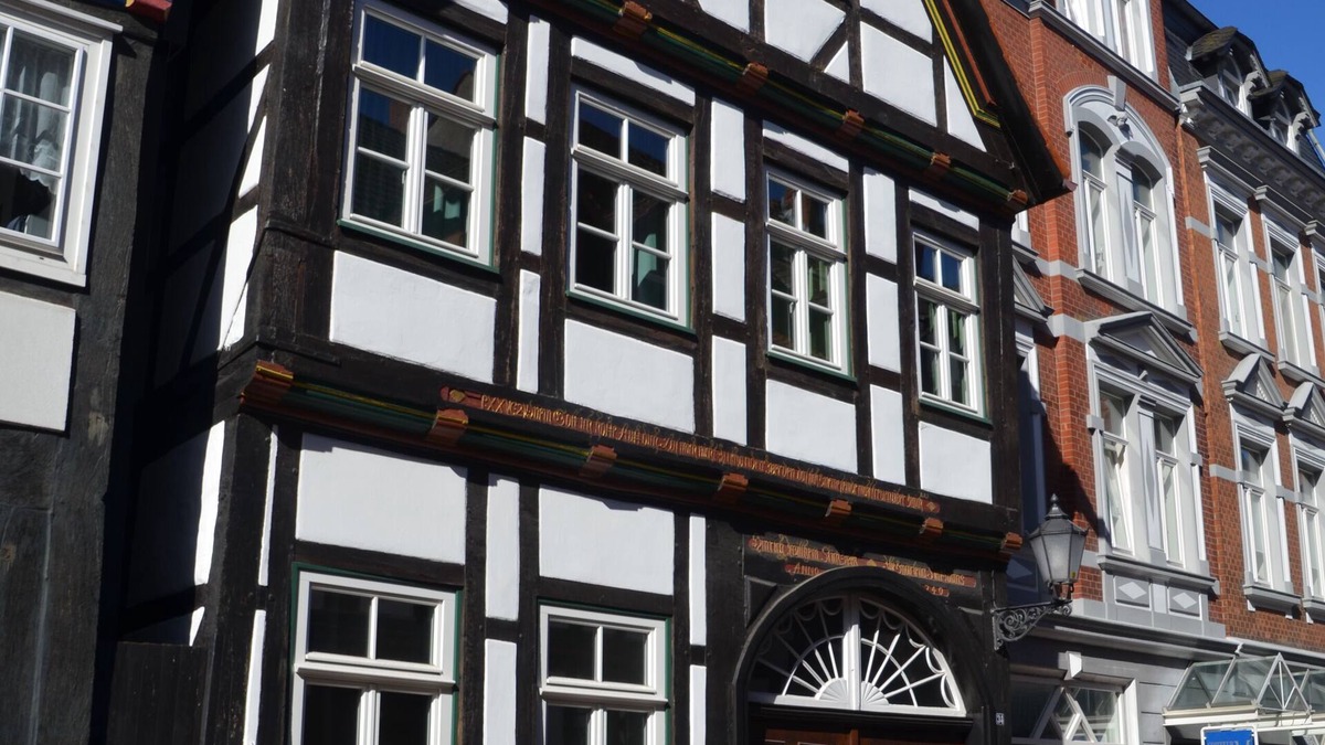 Hamelin Apartment | Lovingly furnished apartment in a listed half-timbered house.